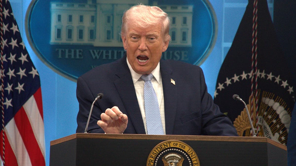 ABD Başkanı Trump'tan Tahran'a sert uyarı: 'Sorumluluğun bedelini ödeyeceksiniz'