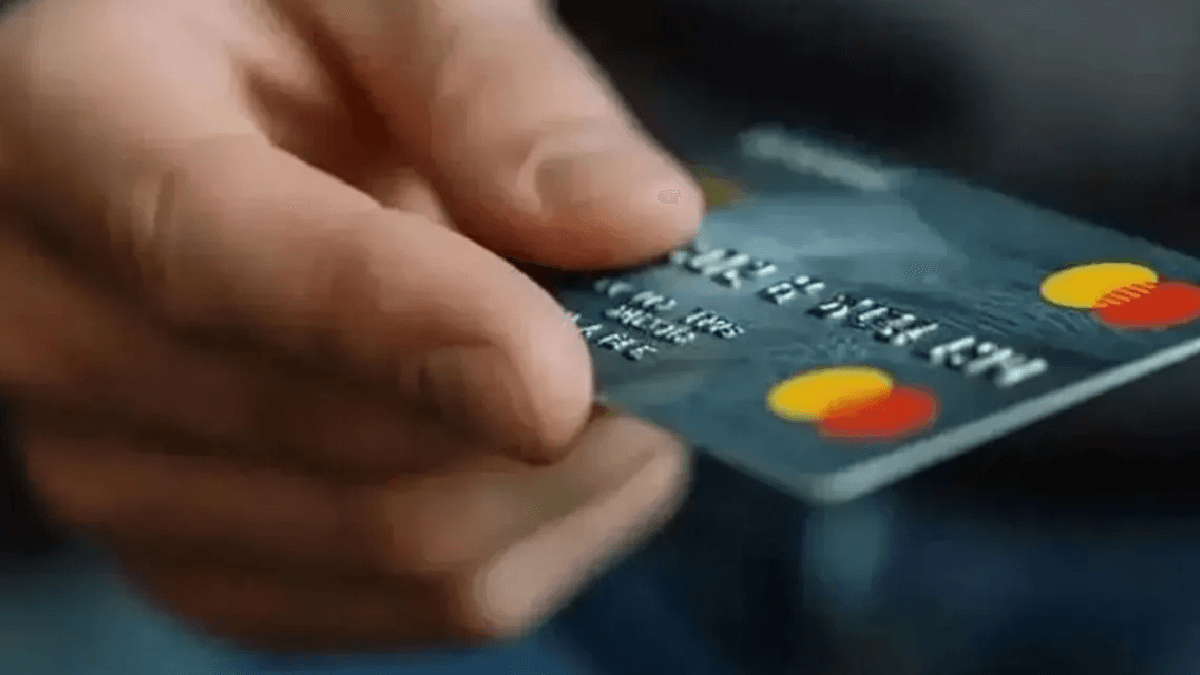 Düşük Limitli Kredi Kartı Hamlesi: Bankalar Yeni Dönem Kurallarını Uygulamaya Aldı