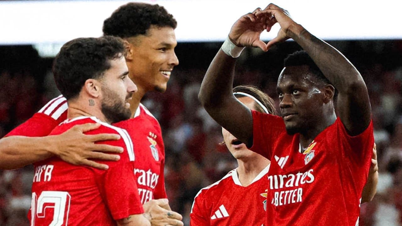 Benfica gol oldu yağdı: Süper Lig'in eski yıldızları sahne aldı