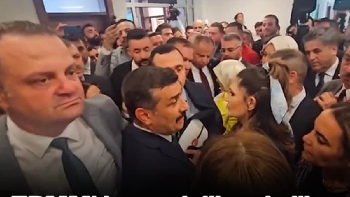 TBMM'de Bütçe Görüşmelerinde İzdiham: Milletvekilleri Ezilme Tehlikesi Atlattı