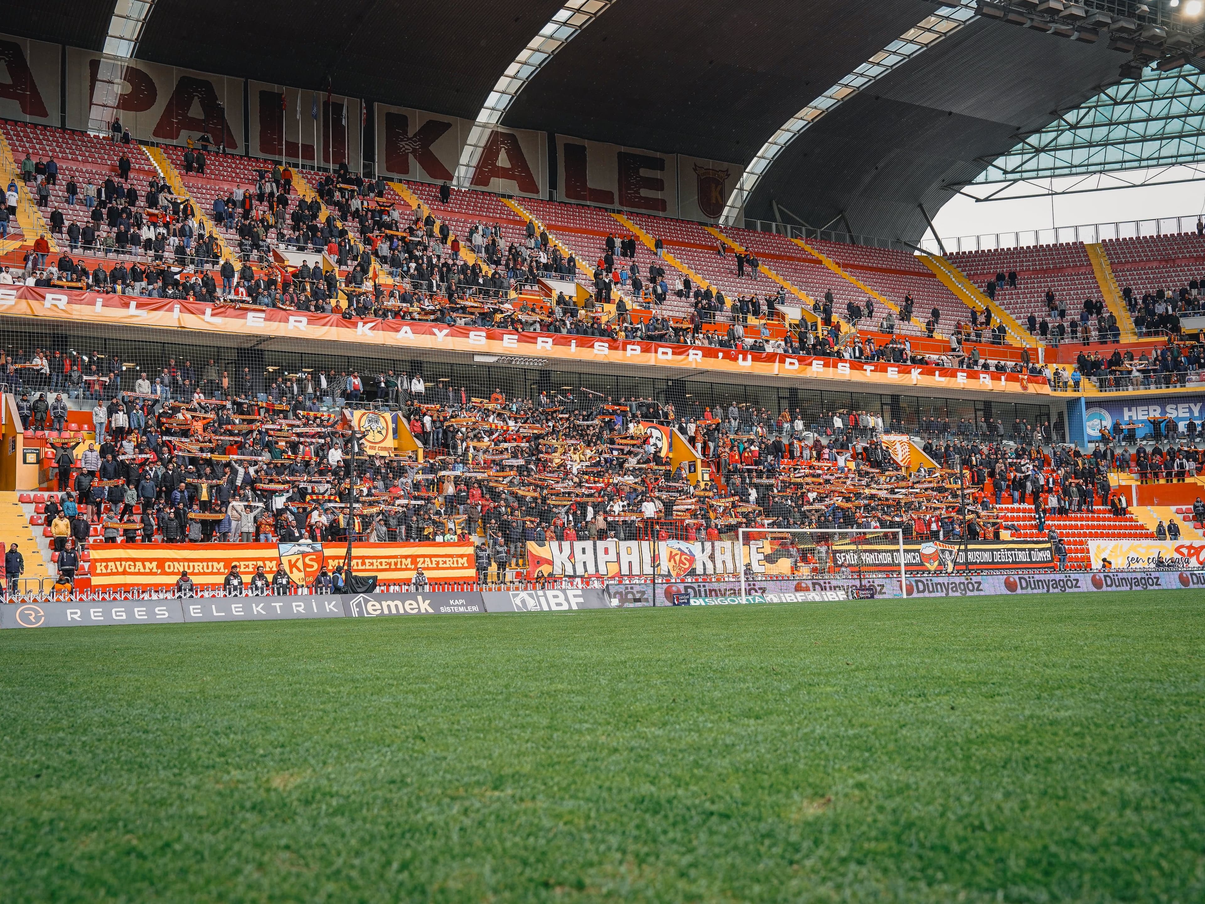 Kayserispor transfer yasağını kaldırdı, 15 futbolcuyla kadrosunu güçlendirdi