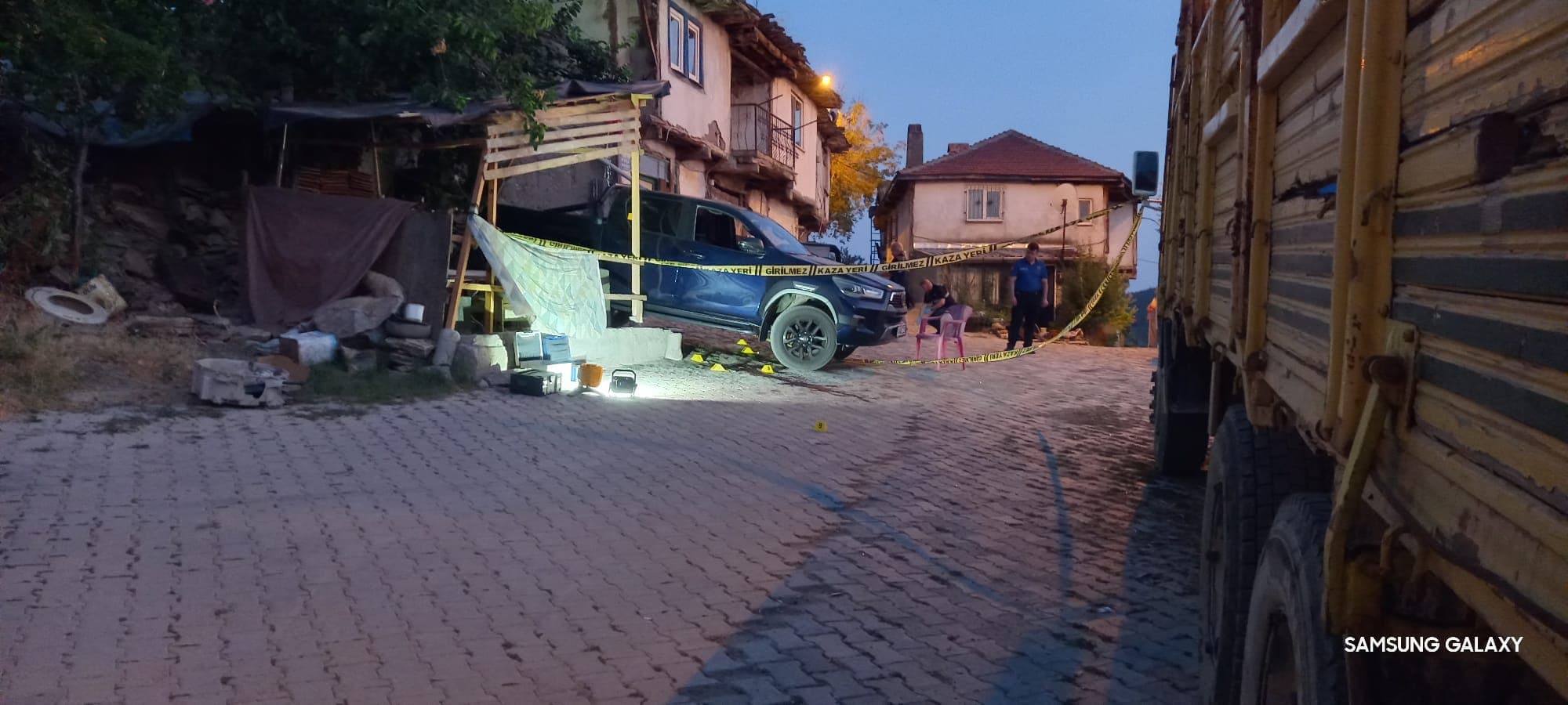 Afyonkarahisar'da kanlı hesaplaşma: 77 yaşındaki adam iki genci av tüfeğiyle öldürdü