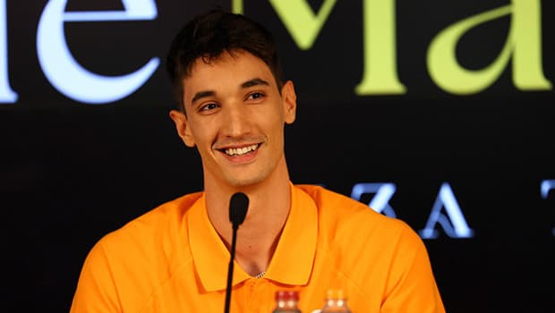 Efe Mandıracı Galatasaray'a imzayı attı: 'Burada oynayacak olmaktan çok mutluyum'