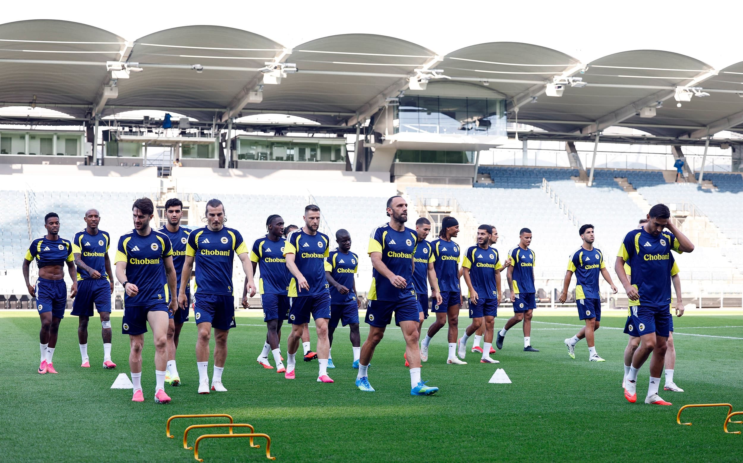 Fenerbahçe, Sturm Graz Deplasmanı Öncesi Hazırlıklarını Tamamladı