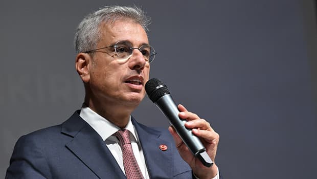 Bakan Memişoğlu'ndan spor camiasına müjde: Sağlık raporlarıyla lisans süreçleri kolaylaşıyor
