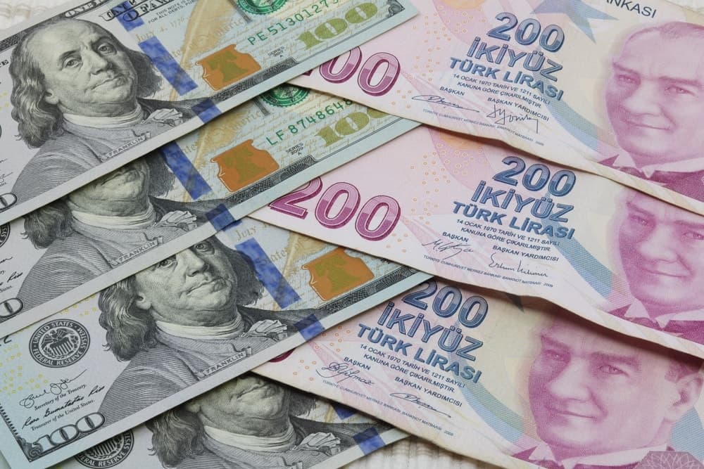 Dolar/TL'de tarihi zirve: Kur frene rağmen yeni rekor kırdı