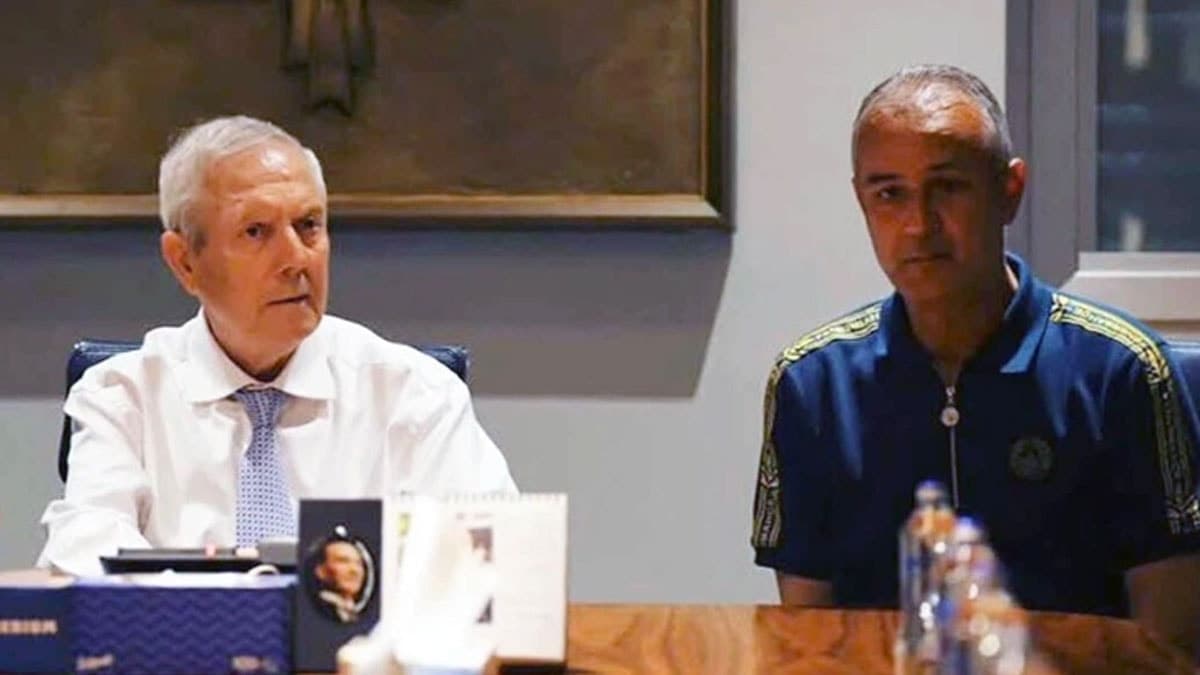 Fenerbahçe'de kadro operasyonu: 8 oyuncuyla yollar ayrılıyor