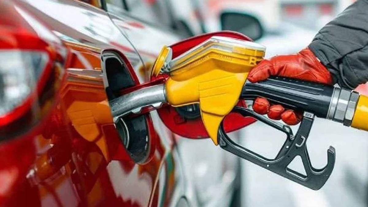 Motorinde 10 TL'lik İndirim Beklentisi: ÖTV Sıfırlandı, Pompa Fiyatlarına Yansıması Merakla Bekleniyor