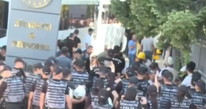 AKP mitingine gitmek isteyen madenciler üst üste üçüncü defa gözaltına alındı