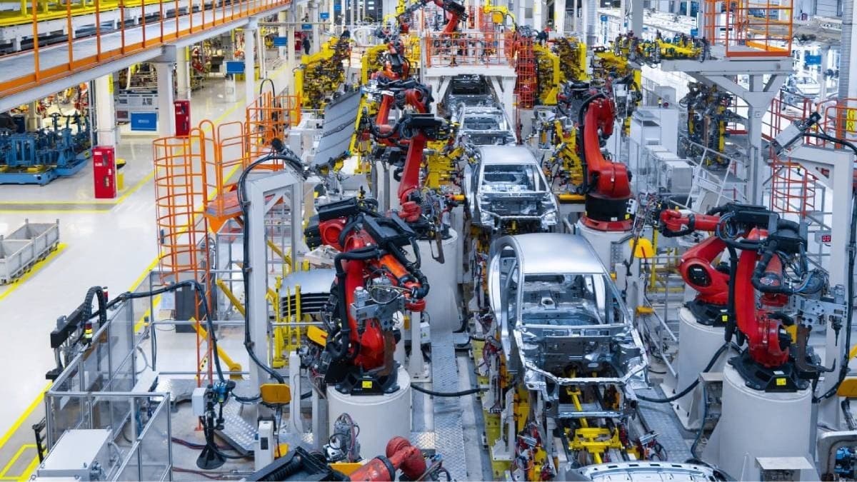Otomotiv devinde 3 yıllık grev paraşütüyle sona erdi: İşçilere tarihi zam