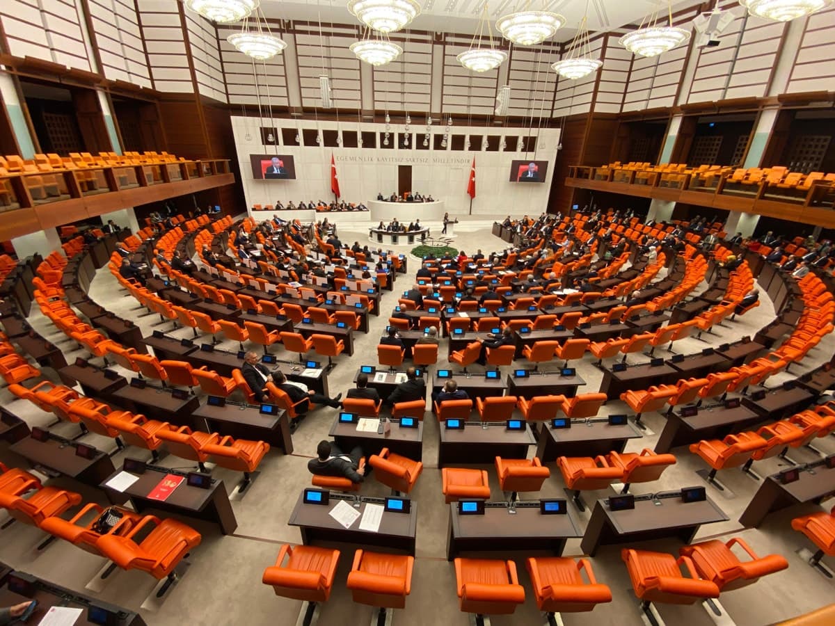 TBMM'de sandalye sayısı güncellendi: Yeni Yol Grubu'nda hareketlilik