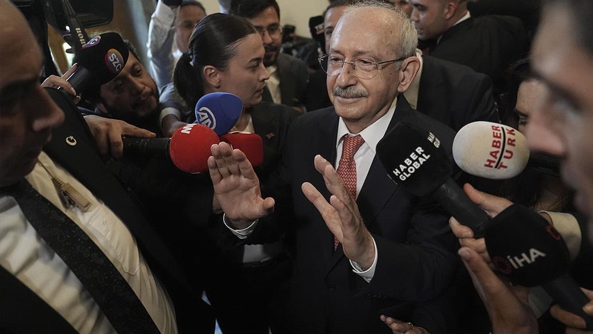 CHP, Özgür Özel'in dokunulmazlığının kaldırılması için 'Evet' oyu kullanacak