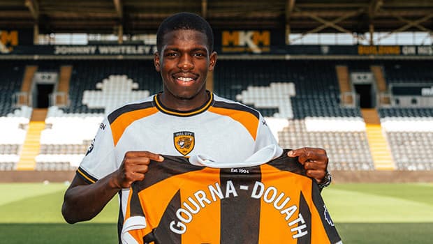 Hull City, Salzburg'un Fransız yıldızı Gourna-Douath'ı renklerine bağladı