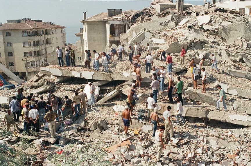 Vatandaşların Yarısı Deprem Riski Taşıyan Binalarda Yaşıyor: Ekonomik Tehlike Büyüyor