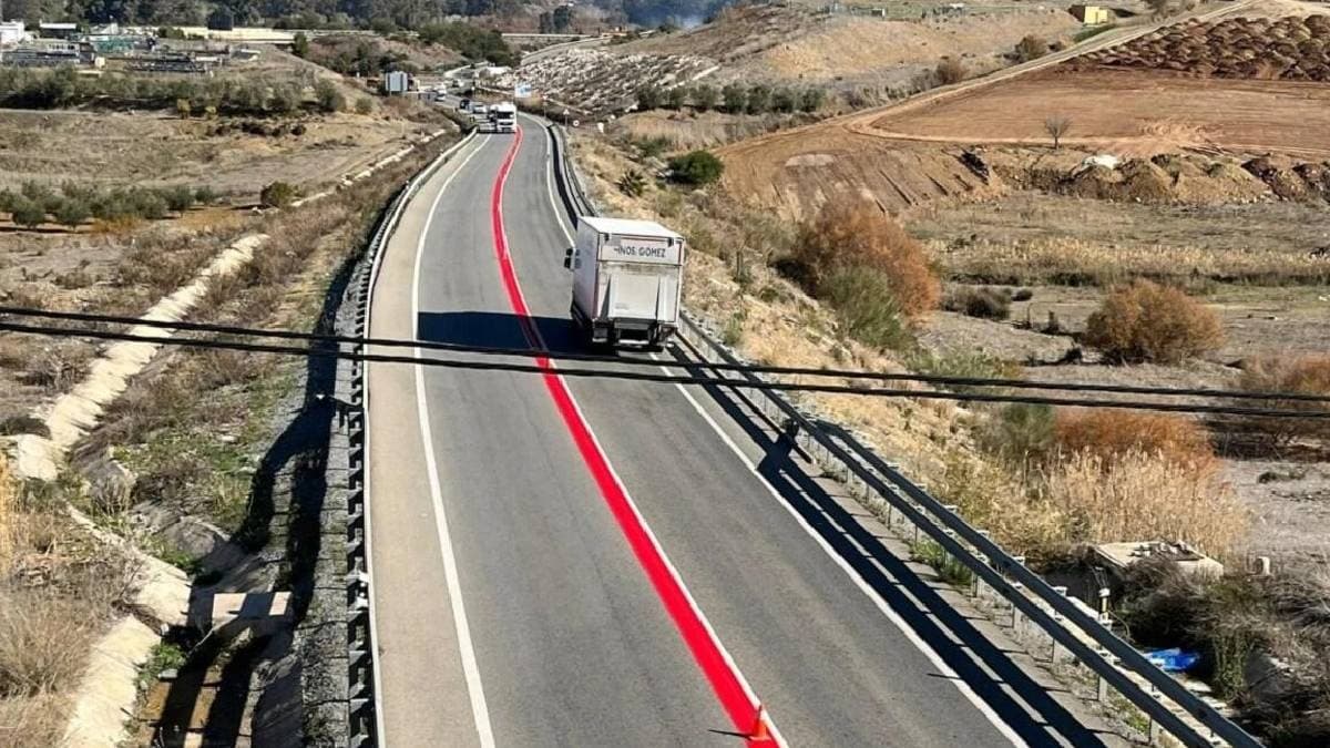 Trafikte yeni dönem: Kırmızı çizgi kuralını ihlal eden sürücülere 22 bin TL ceza