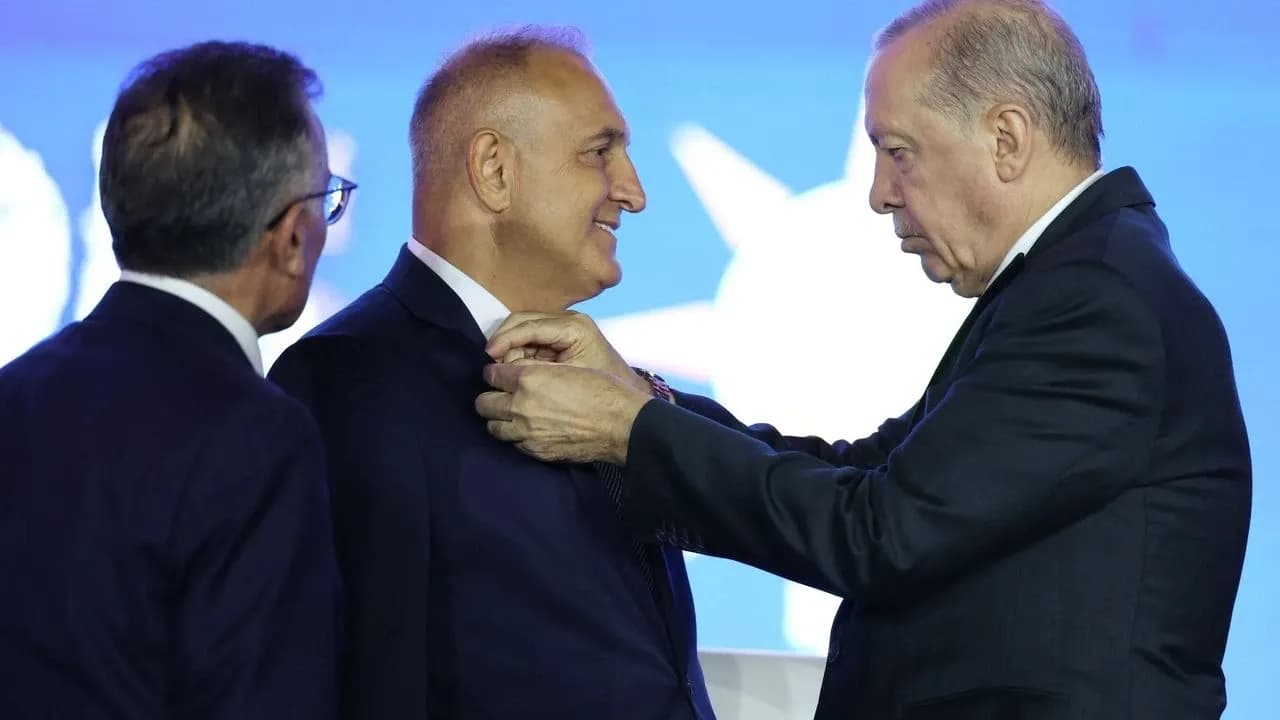 AKP saflarına katılan Ömer Karakaş: 'Çizgimi değil, partimi değiştirdim'