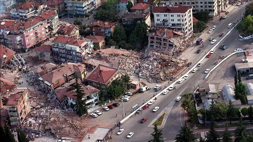 17 Ağustos'un 27. yılı: Acılar tazeliğini koruyor, dönüşüm çağrısı yapılıyor