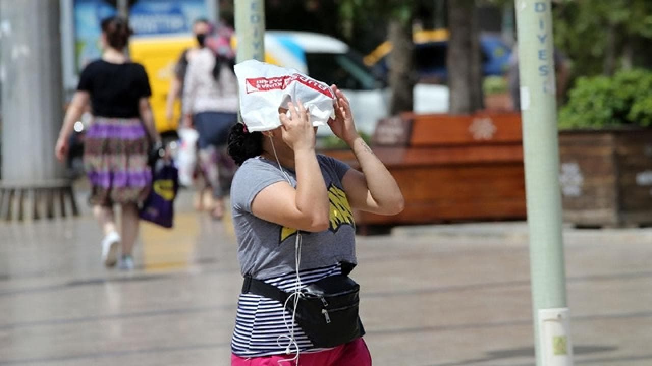 Basra üzerinden gelen sıcak hava dalgası İstanbul'u kavuracak: Termometreler 36 dereceyi görecek