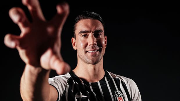 Beşiktaş'ta Vlahovic sürprizi! Sırp golcü UEFA listesine dahil edildi
