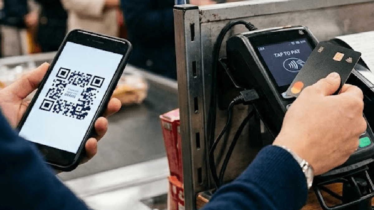 POS cihazında QR kod okutan yandı