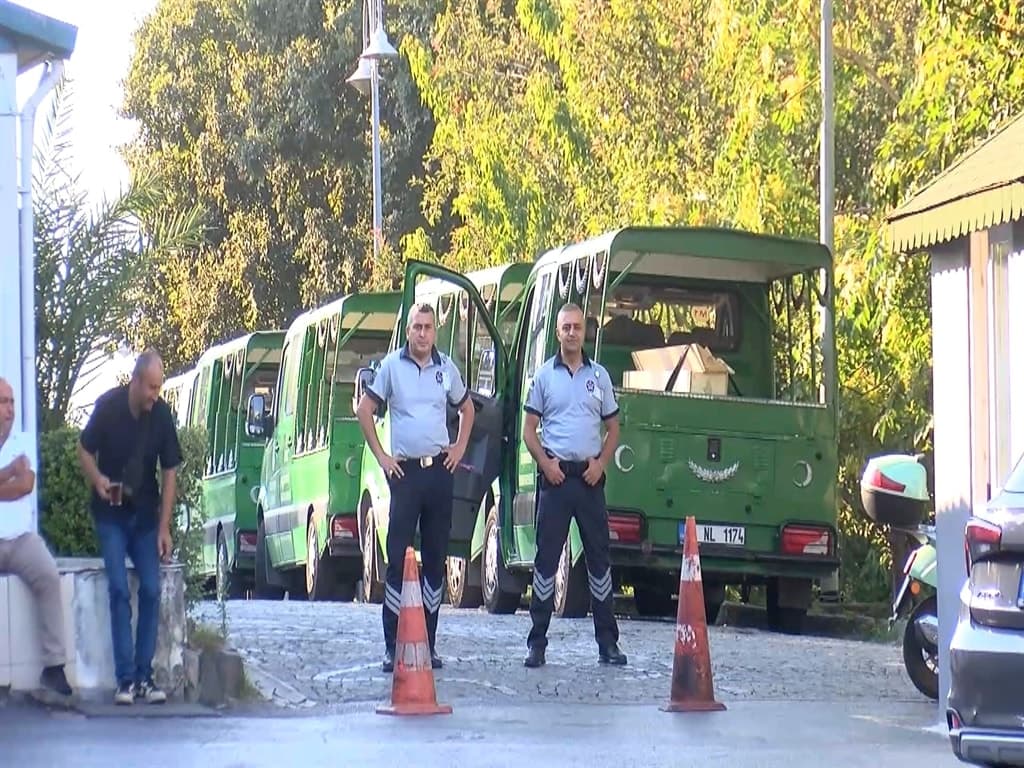 Süleymancılar eski liderinin mezarı açıldı