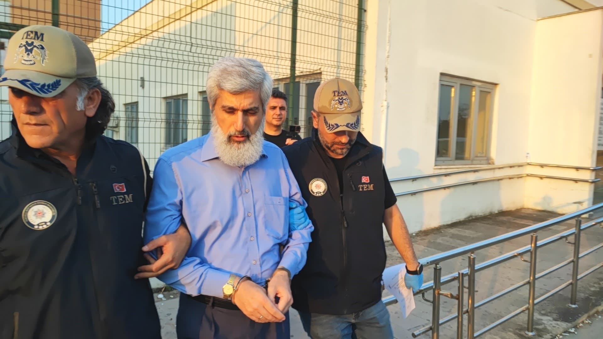 Furkan Vakfı Kurucu Başkanı Alparslan Kuytul ve eşi gözaltına alındı