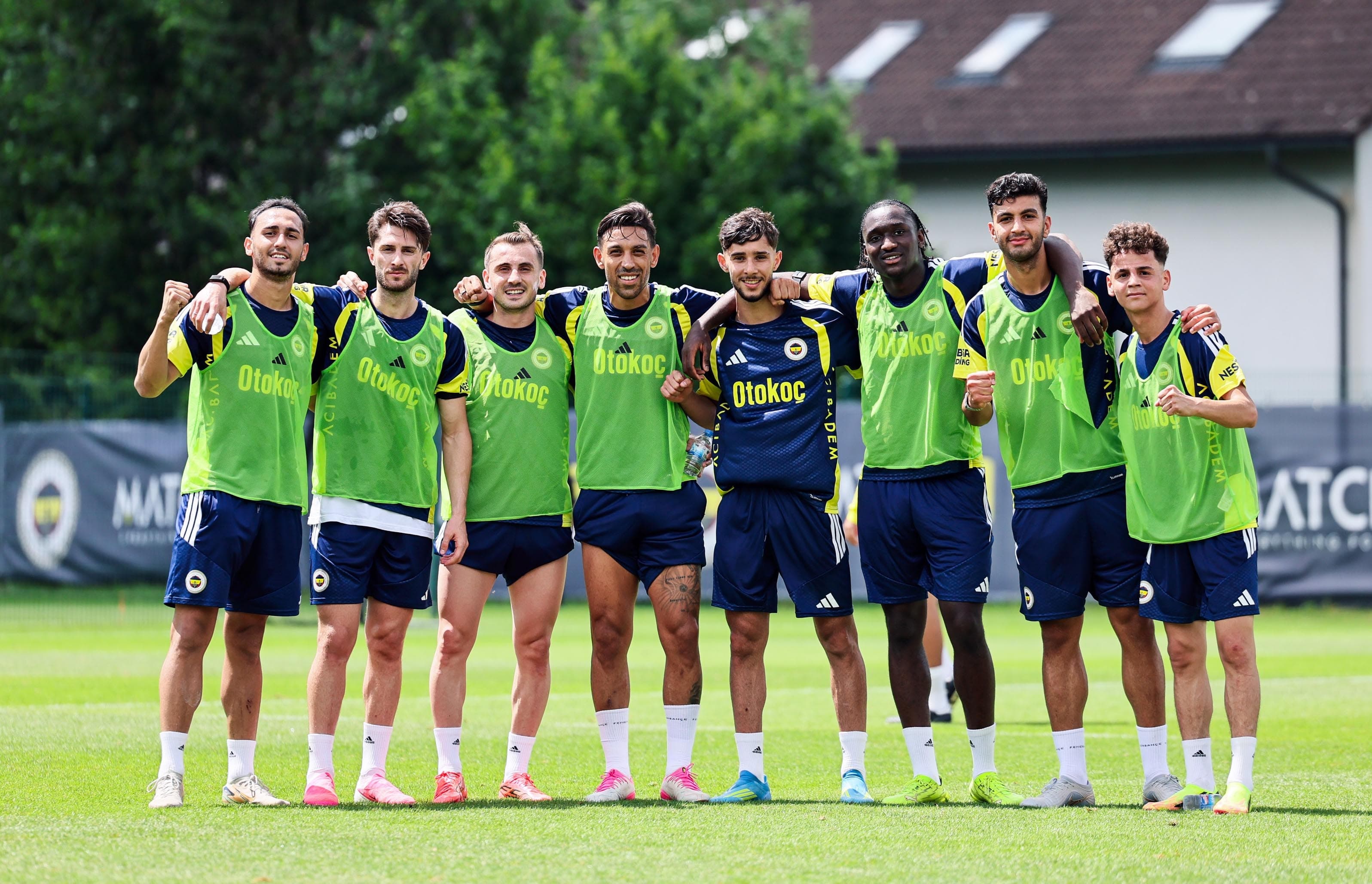 Fenerbahçe'de sürpriz ayrılık: Yıldız isim kulüple yollarını ayırdı