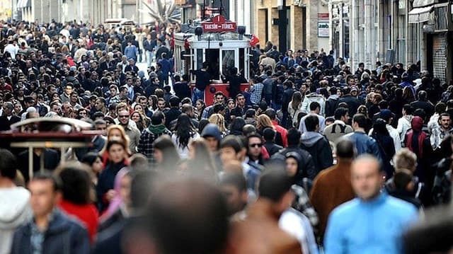 Türkiye'nin nüfusu 85 milyon eşiğini aştı: TÜİK kritik verileri duyurdu