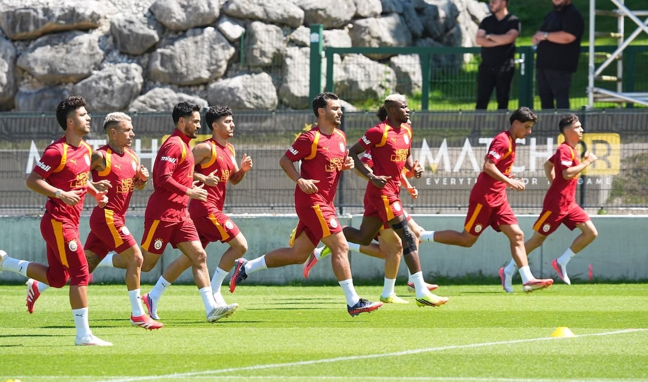 Galatasaray'da tempo düşmüyor: Antrenmanlar aralıksız sürüyor