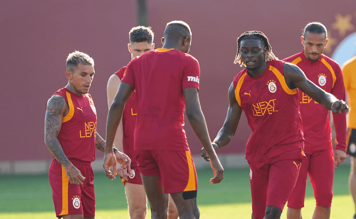 Galatasaray'da tempo düşmüyor: Okan Buruk'tan kritik taktik hamleler