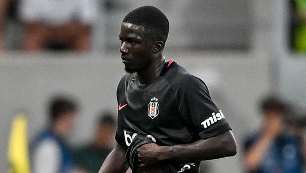 Beşiktaş'ın yeni transferi Ouattara'dan 6 dakikada kırmızı kart: 'Çok üzgünüm'