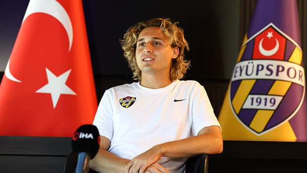 Hamza Akman'dan çarpıcı açıklama: 'Galatasaray'dan ayrılmak kolay olmadı, sebebi altyapı değil'