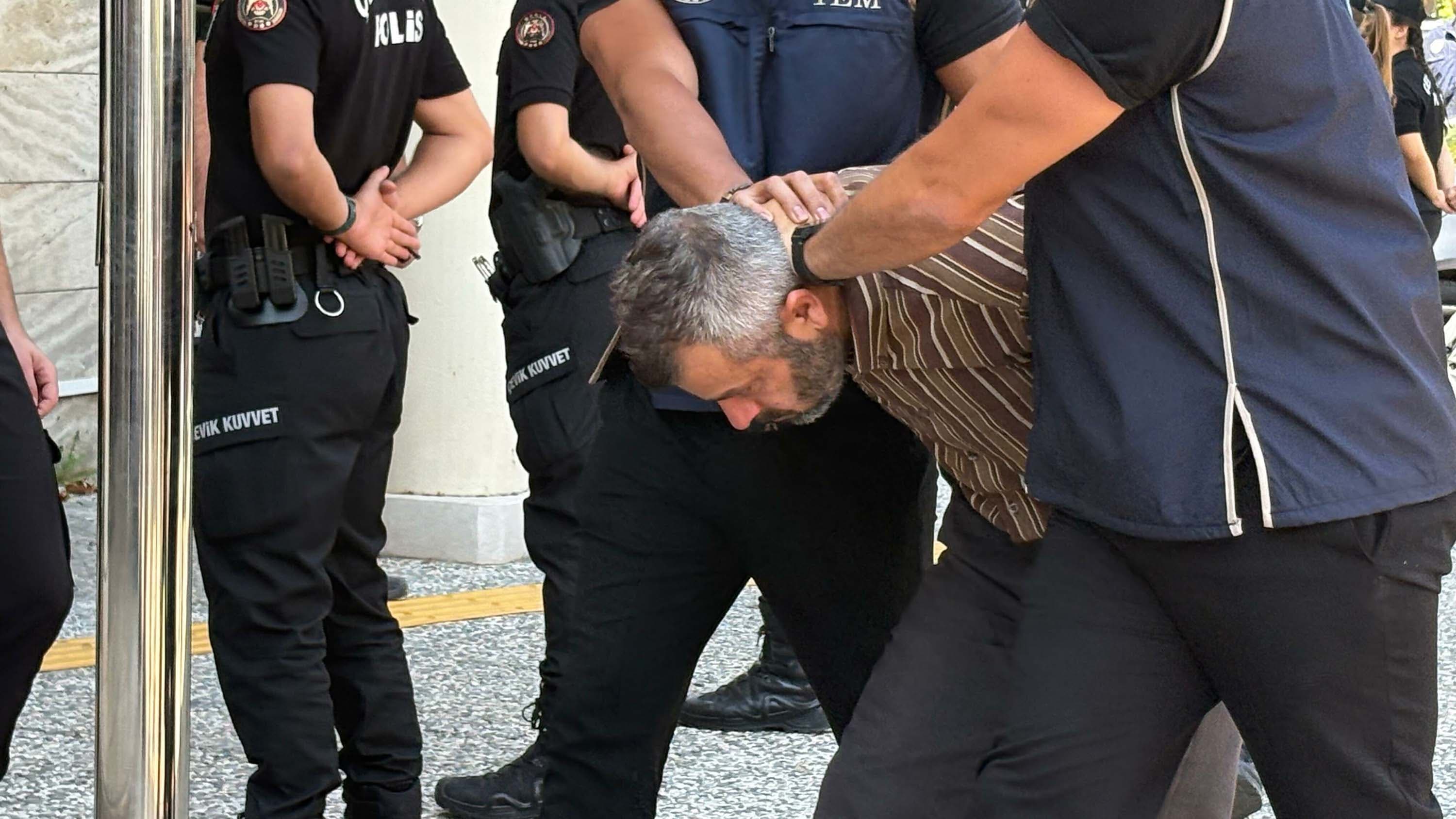 FETÖ'nün Cumhurbaşkanı'na suikast timindeki ihraç yüzbaşıya yardım eden ablası yakalandı