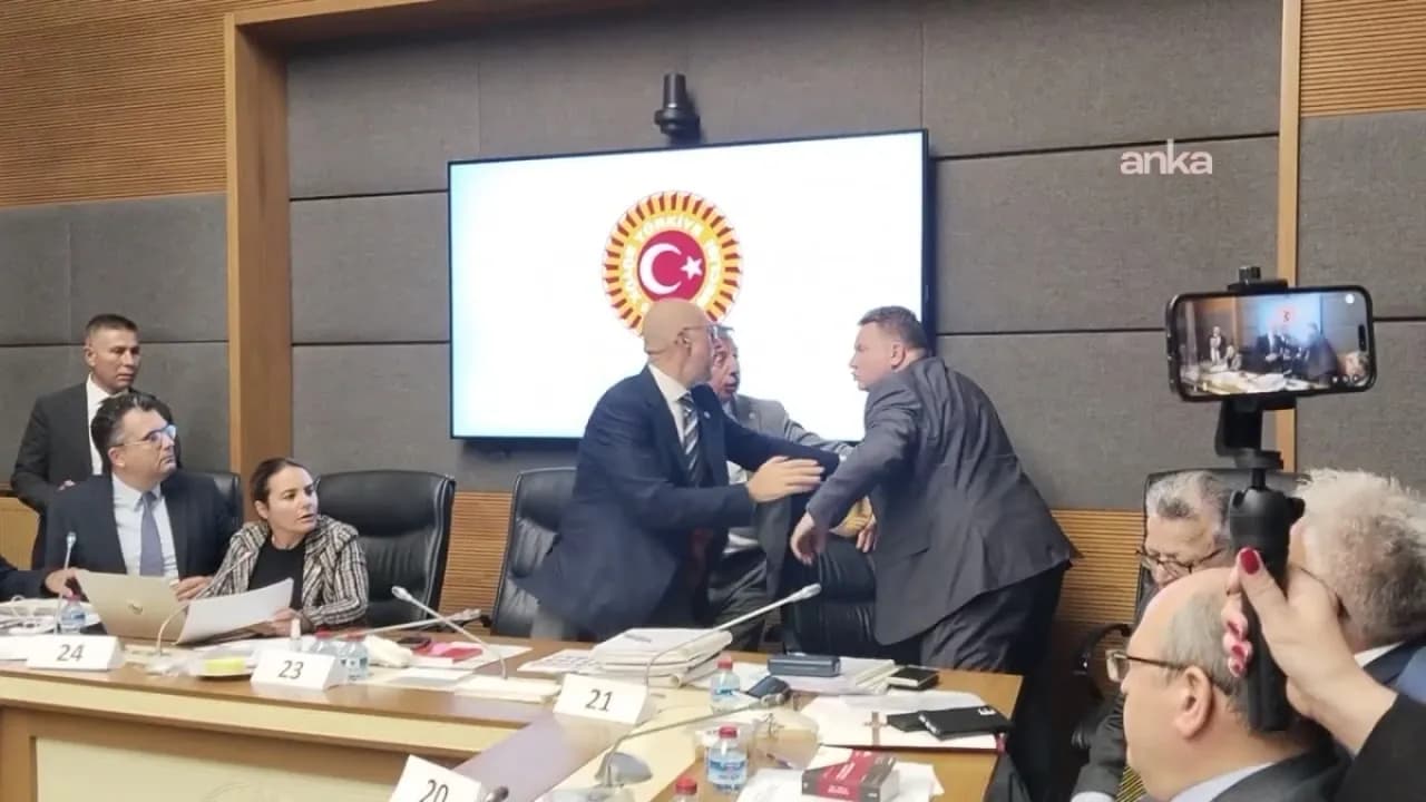 TBMM Genel Kurulu'nda MHP ve İYİ Parti vekilleri arasında yumruklu gerginlik