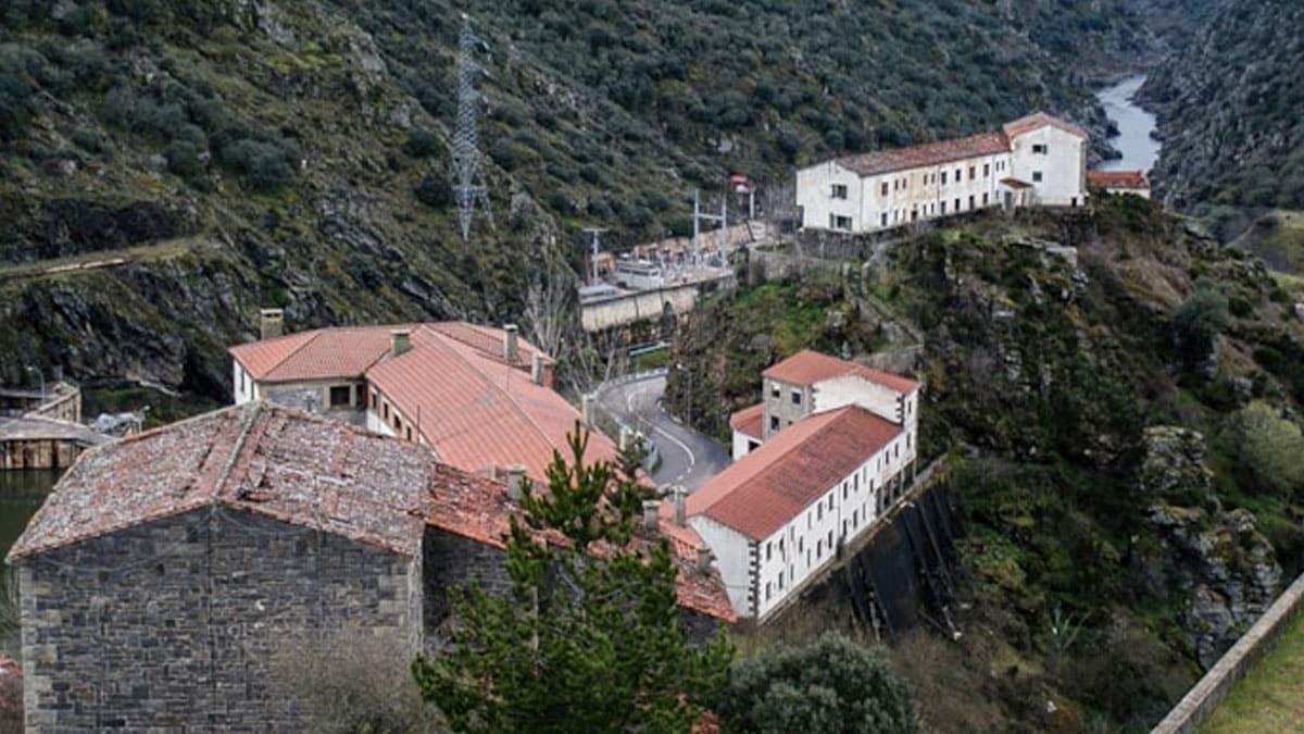 İstanbul'da Bir Daire Fiyatına İspanya'da Köy Sahibi Oldular