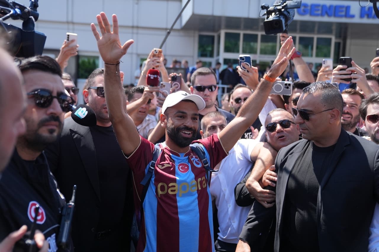 Trabzonspor'a şampiyonluk sonrası dünya genelinden tebrik yağdı