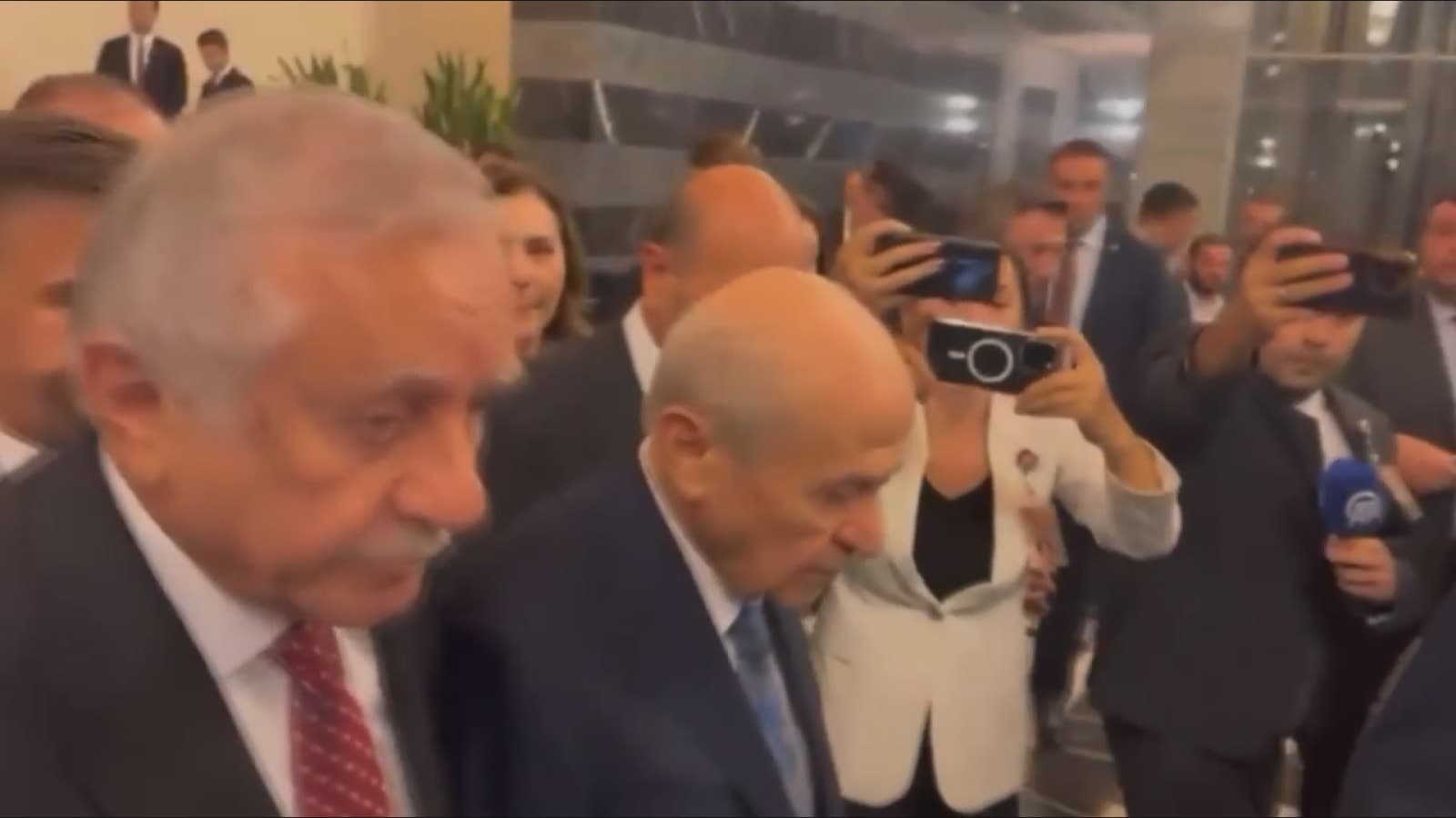 Çerçeve Yasa TBMM Genel Kurulu'nda Kabul Edildi: Bahçeli'den 'Hayırlı Olsun' Mesajı