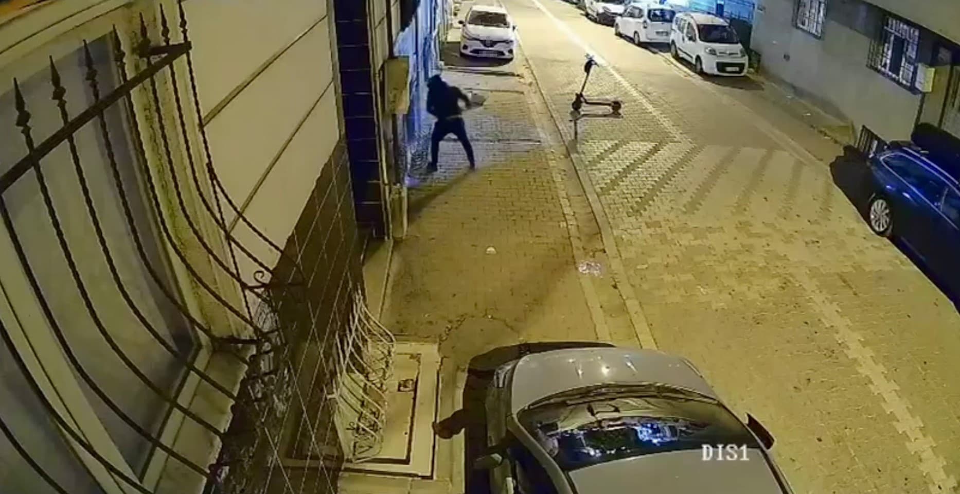 Esenyurt'ta saplantılı eski sevgili dehşeti: Apartmanı kundaklayıp aileyi evinden etti