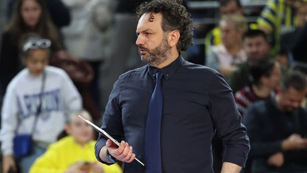 İtalyan teknik adam Stefano Lavarini, Fenerbahçe Medicana'nın başantrenörü oldu
