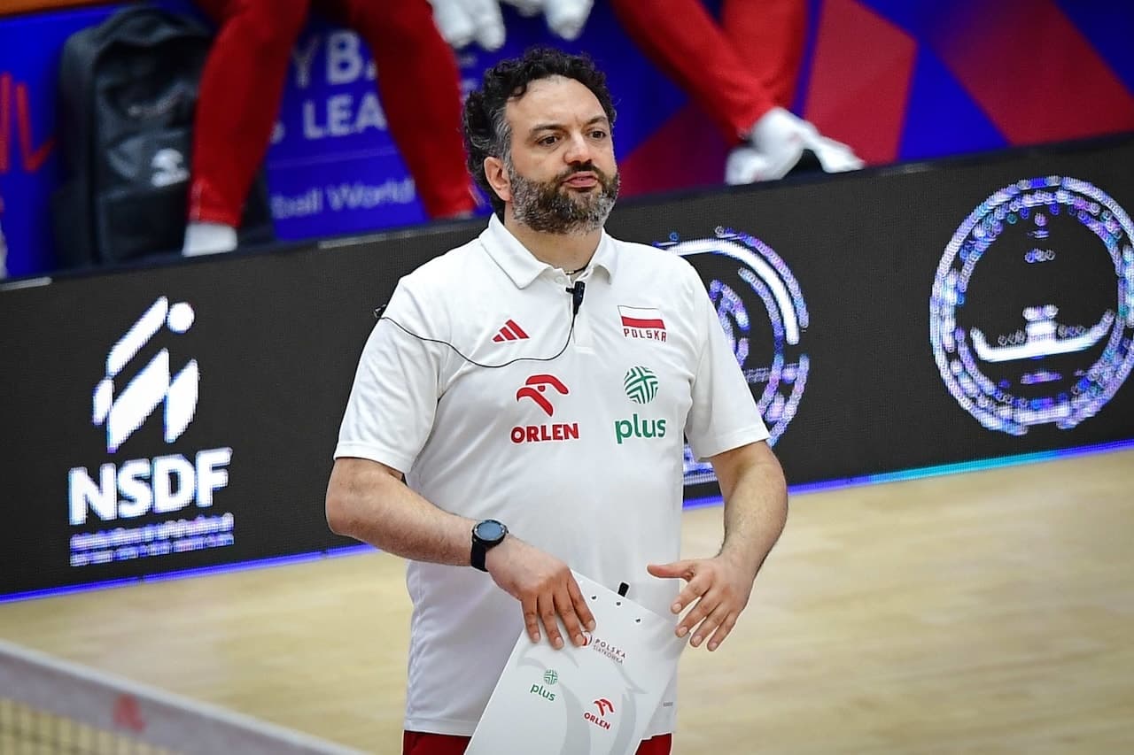 Fenerbahçe, voleybol takımının başına yeniden Stefano Lavarini'yi getirdi