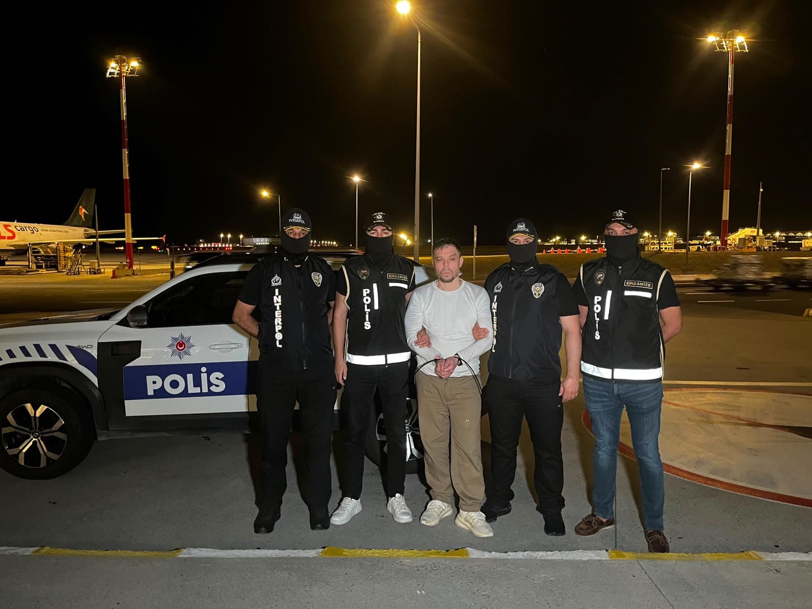 Kırmızı bültenle aranan suç örgütü elebaşı İstanbul'da adalete teslim edildi