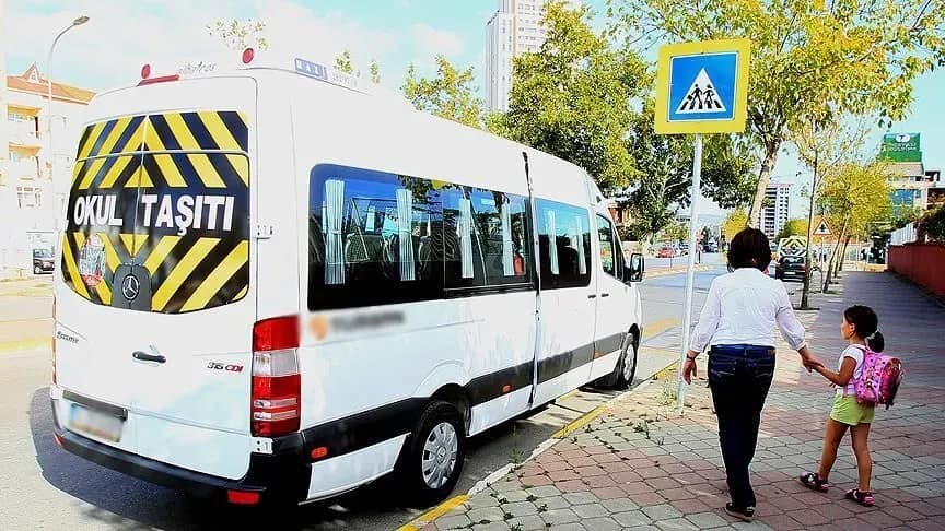 Yeni eğitim yılı kapıda: Okul servis ücretleri velilerin belini büküyor