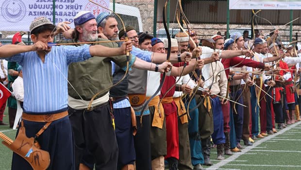 Amasya’da geleneksel Türk okçuluğu şampiyonası başladı
