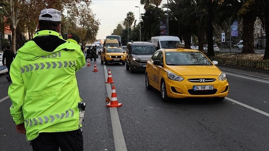 İstanbul'da triatlon şampiyonası nedeniyle bazı güzergâhlar trafiğe kapatıldı