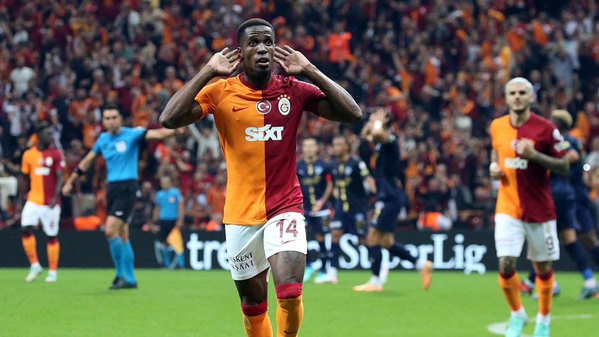 Galatasaray'ın sözleşme yenilemediği yıldıza Premier Lig'den talip çıktı