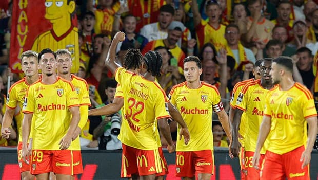 Fransa Süper Kupa'nın sahibi Lens! PSG'yi devirip kupayı kaldırdı