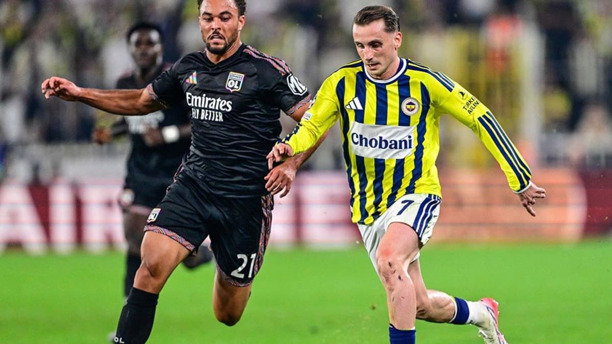 Fenerbahçe tribünlerinden Kerem'e sert protesto: Yıldız oyuncu ıslıklarla karşılandı