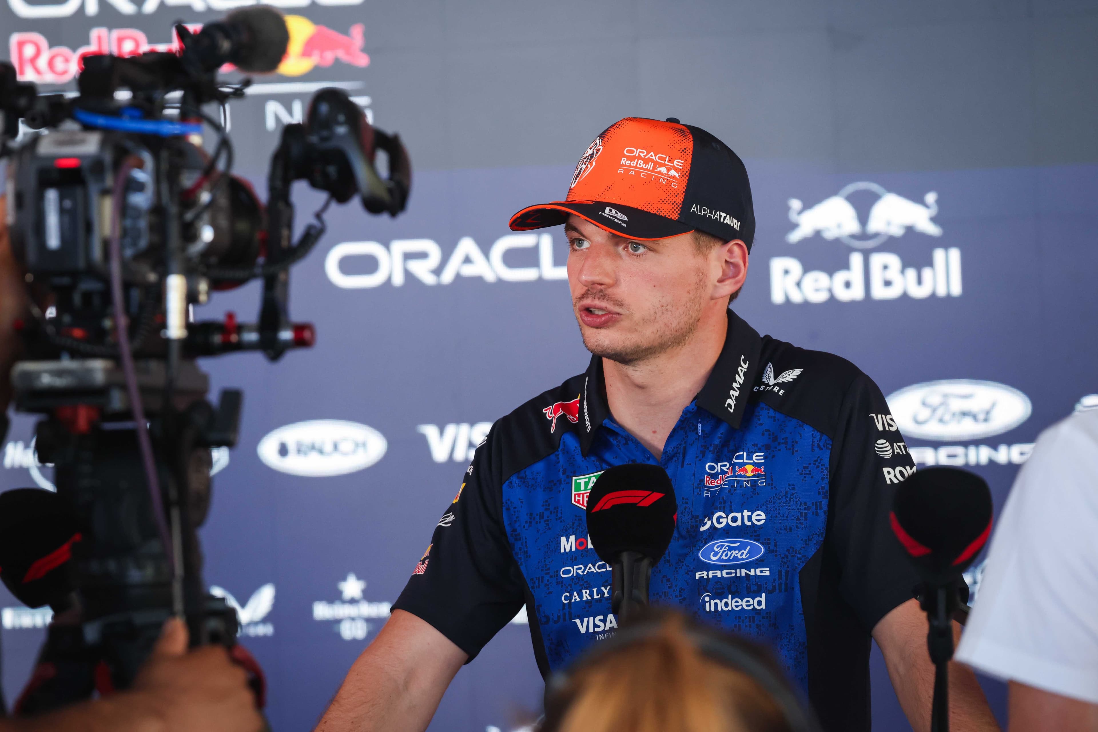 Formula 1'in yıldızı Verstappen, Red Bull ile sözleşme yeniledi