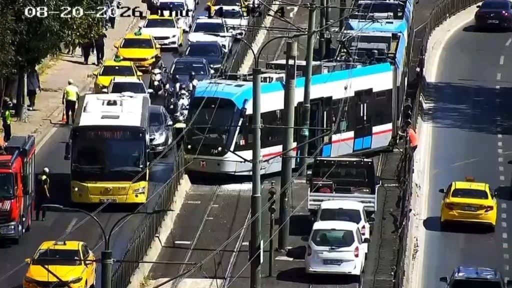 Fındıklı’da tramvay raydan çıktı, seferler aksadı